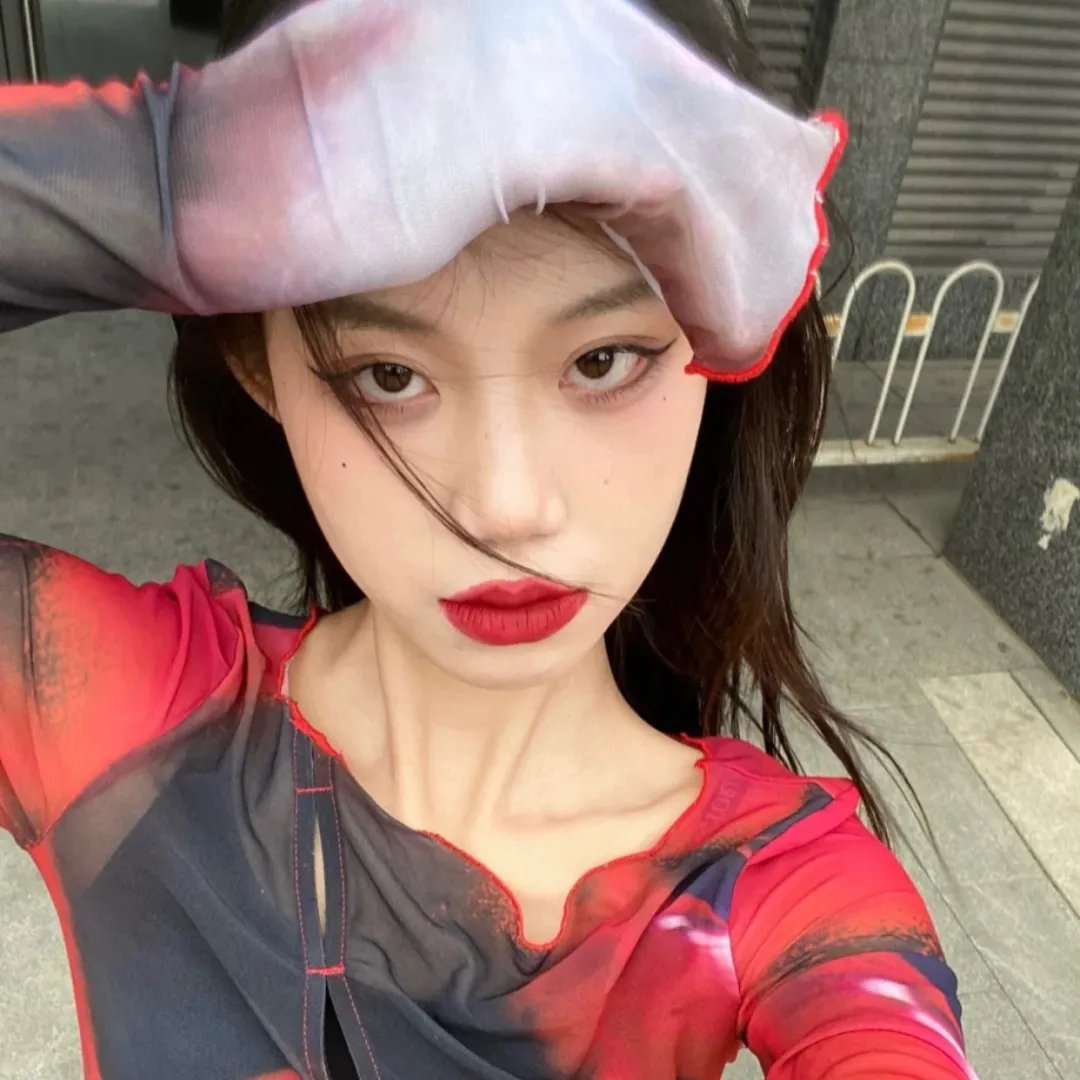 滚女揾老衬